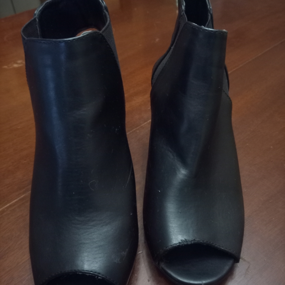 Denver Hayes Black Peep-Toe Ankle Booties